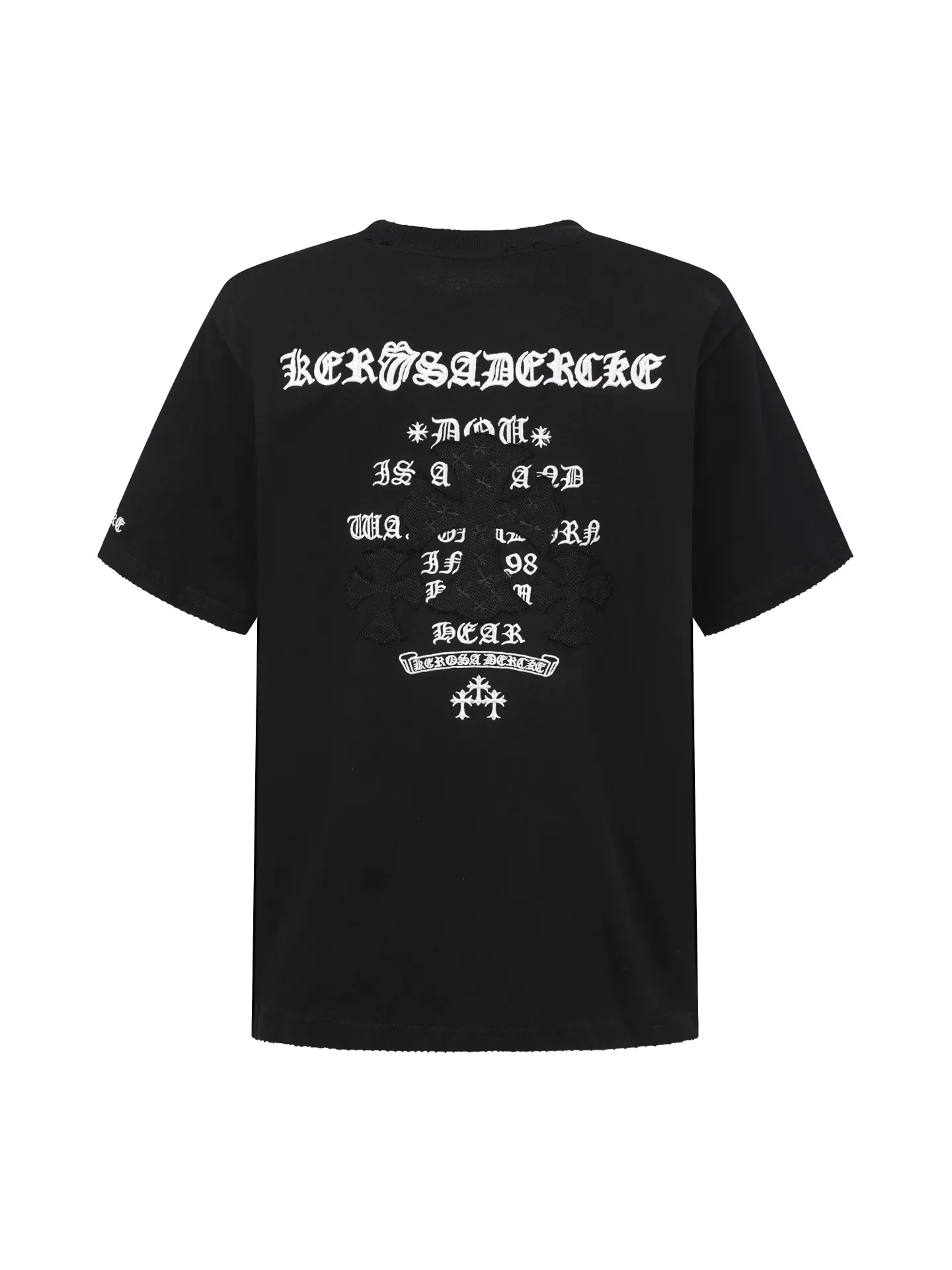 105 CH 2026ss T Chrome Hearts（ ）T ， ， ， 。 ， ， ， 。 / ， ， ， “ ” 。 ， ， ； ， ， ； ， 、 ， ， oversize 。 “Chrome Hearts” ， ， Classic “ + ” ， ， ， 。 T ， 、 ， ， ， 。 ：White Black Size：XS S M L